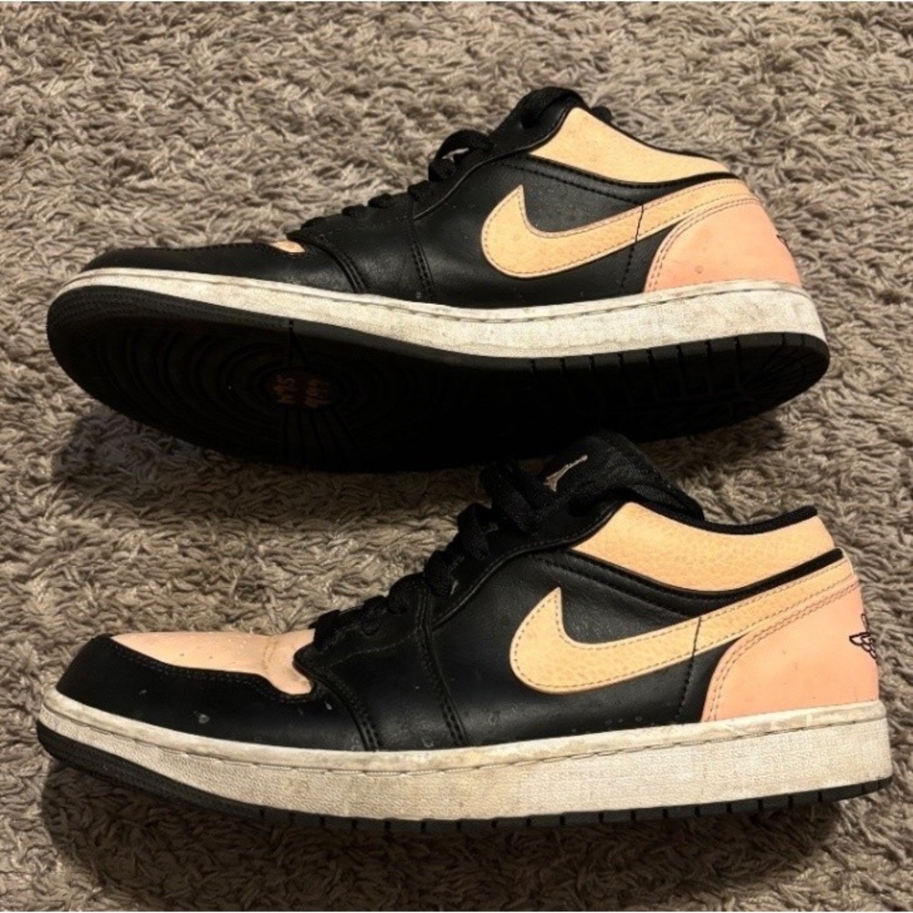 Jordan Air Jordan 1 Low Crimson Tint Men's 9.5 Black Peach 553558 034